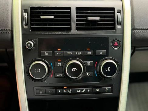 Used 2019 Land Rover Discovery Sport SE AWD/4WD image 19