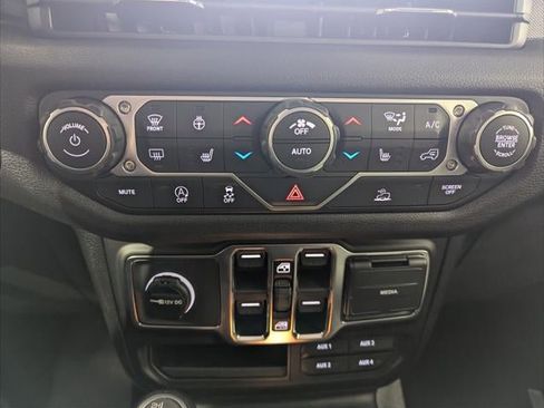 New 2026 Jeep Gladiator Sport image 44