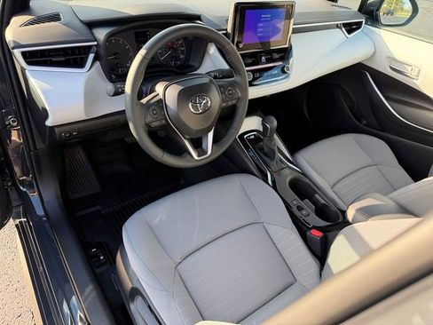 Certified 2025 Toyota Corolla SE w/ Convenience Package image 13