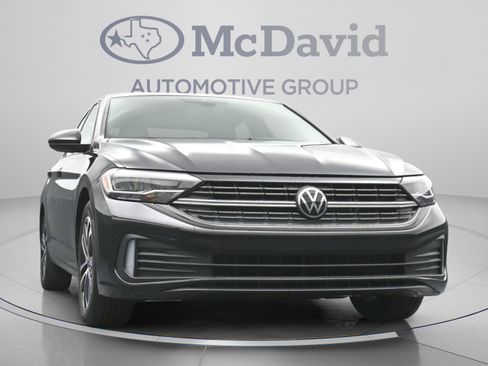 Used 2024 Volkswagen Jetta Sport FWD image 29