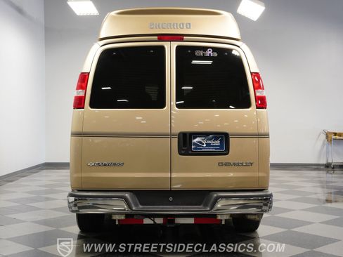 Used 2006 Chevrolet Express 1500 w/ Preferred Equipment Group image 10