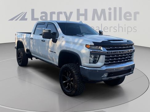 Used 2020 Chevrolet Silverado 3500 LTZ w/ LTZ Premium Package AWD/4WD image 7
