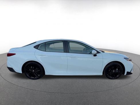 Used 2025 Toyota Camry SE image 15