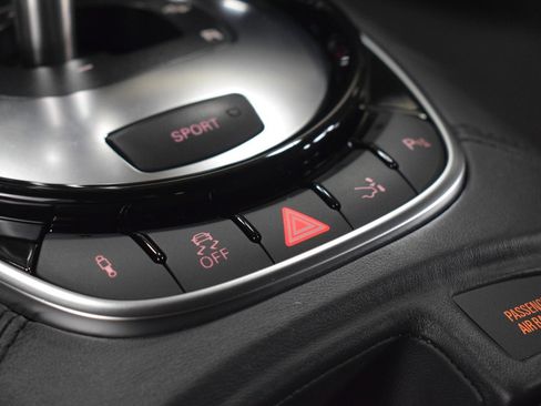 Used 2014 Audi R8 V8 w/ Convenience Package image 32