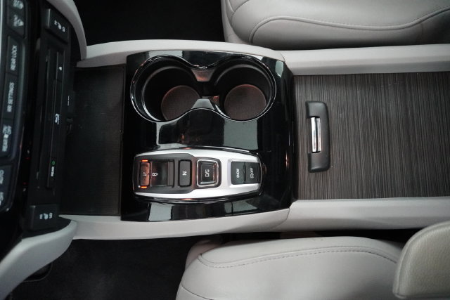 Used 2017 Honda Pilot Touring image 31