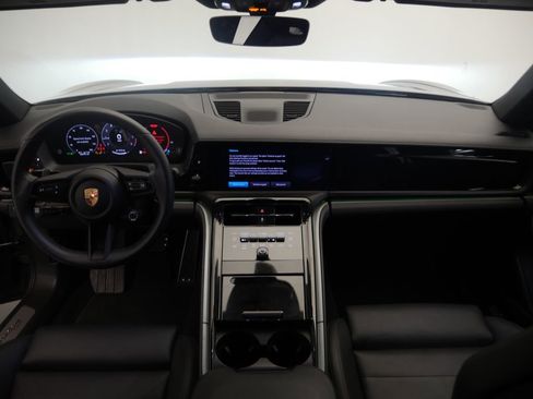 Certified 2025 Porsche Panamera image 31