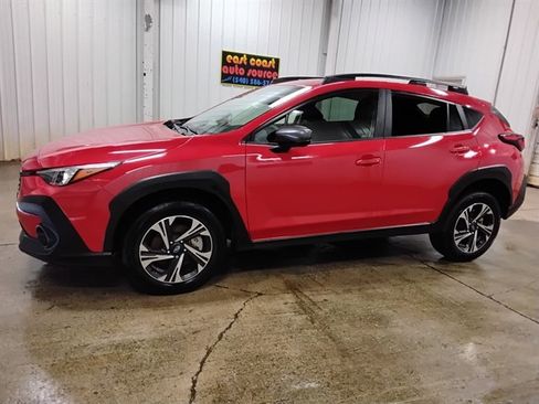 Used 2024 Subaru Crosstrek 2.0i Premium w/ Crosstrek Mirror Package AWD/4WD image 5