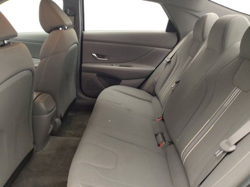 Used 2024 Hyundai Elantra SEL FWD image 18