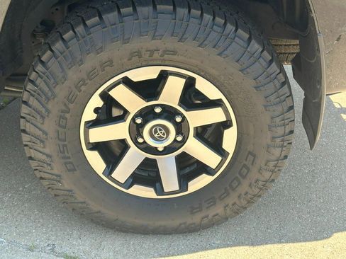 Used 2023 Toyota 4Runner TRD Off-Road Premium image 7