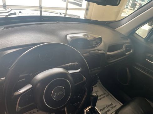 Used 2020 Jeep Renegade Limited image 13