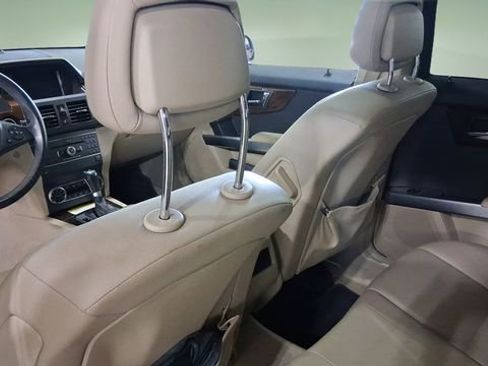 Used 2011 Mercedes-Benz GLK 350 2WD image 23