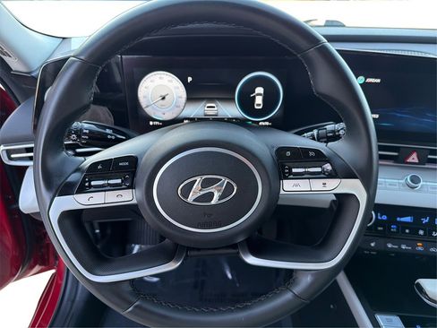 Used 2022 Hyundai Elantra Limited w/ Cargo Package image 17