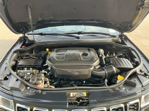 Used 2022 Jeep Grand Cherokee Laredo E AWD/4WD image 24