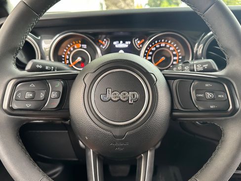 Used 2023 Jeep Wrangler Unlimited Sport AWD/4WD image 11