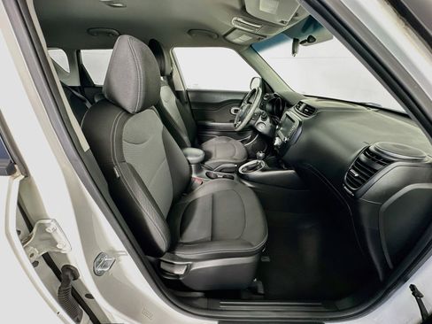 Used 2019 Kia Soul + FWD image 30