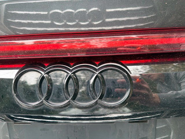 Used 2023 Audi Q8 Prestige AWD/4WD image 9