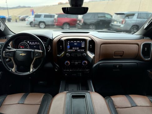 Used 2021 Chevrolet Silverado 1500 High Country w/ Technology Package image 17