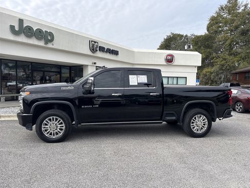Used 2023 Chevrolet Silverado 2500 High Country w/ Z71 Off-Road Package image 8