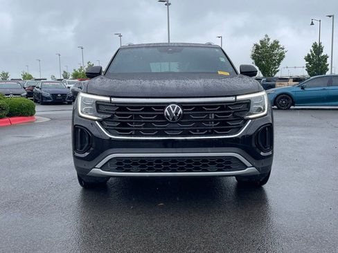 Used 2024 Volkswagen Atlas Cross Sport SE AWD/4WD image 2