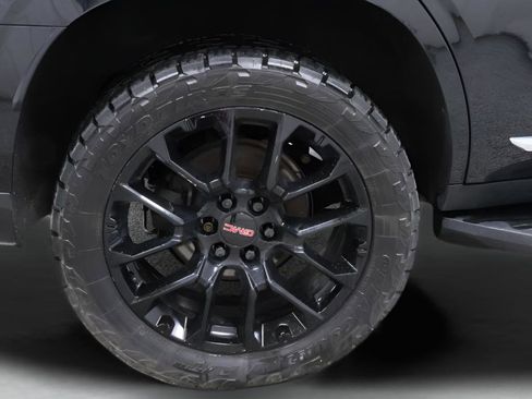 Used 2022 GMC Yukon SLT w/ SLT Luxury Package AWD/4WD image 21