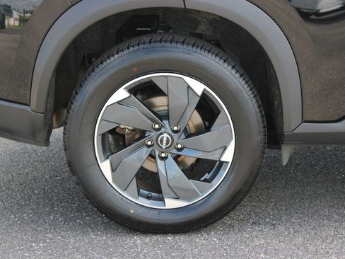 Used 2024 Nissan Rogue SV AWD/4WD image 13