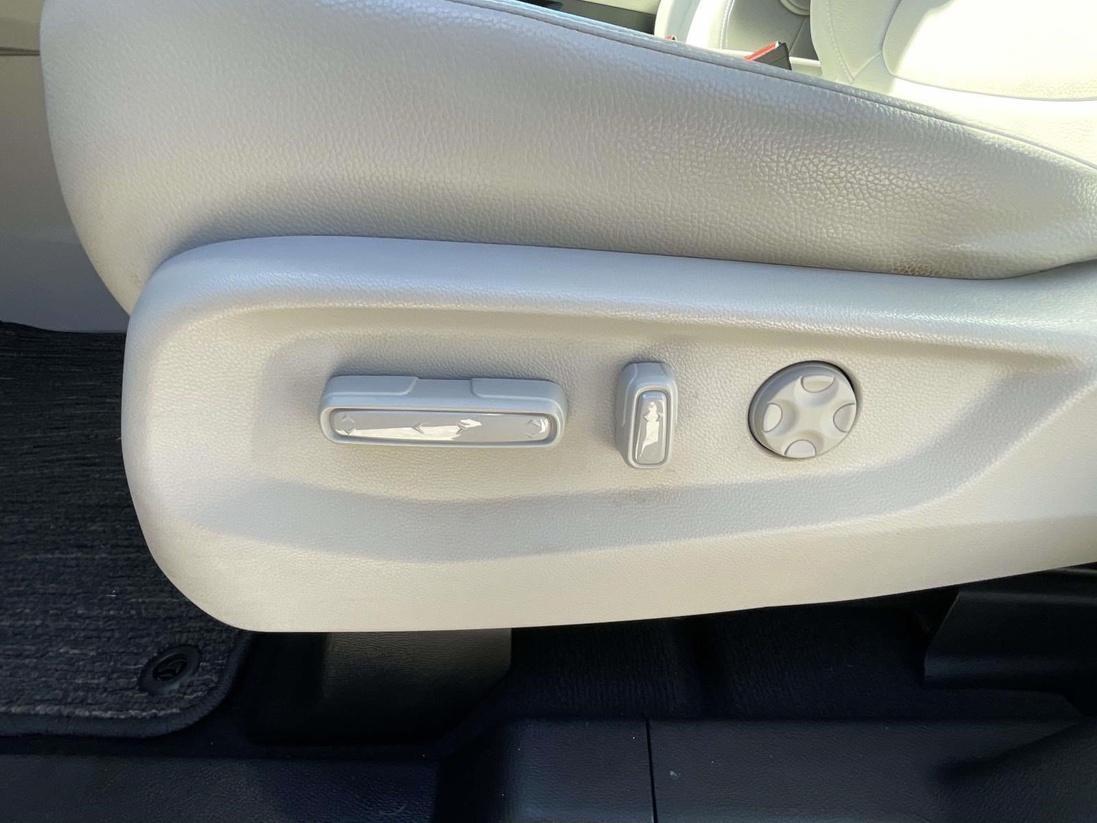 Used 2025 Honda Odyssey EX-L image 17