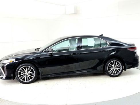 Certified 2023 Toyota Camry XLE FWD image 3