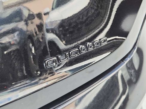 Used 2023 Audi e-tron Premium w/ Convenience Plus Package image 11