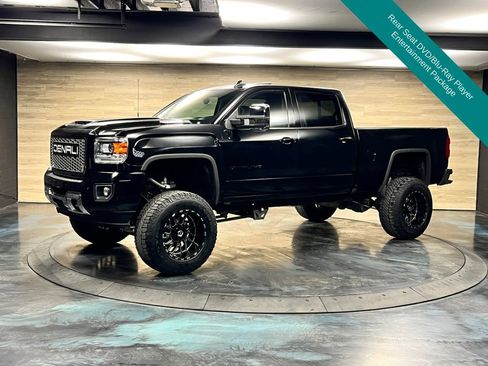 Used 2017 GMC Sierra 2500 Denali w/ Duramax Plus Package AWD/4WD image 8