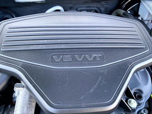 Used 2019 GMC Acadia SLT image 32