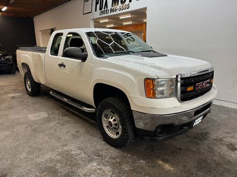 Used 2011 GMC Sierra 2500 W/T AWD/4WD image 2