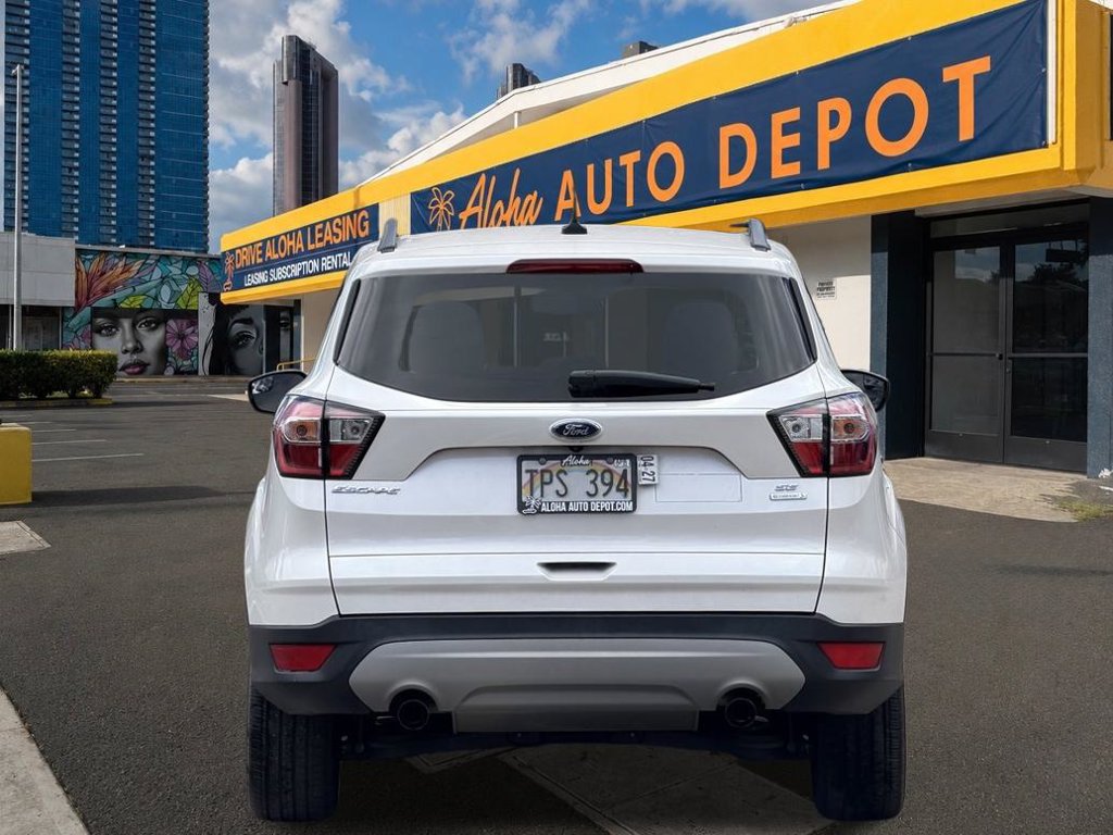 Used 2018 Ford Escape SE w/ SE Sync 3 Package FWD image 4