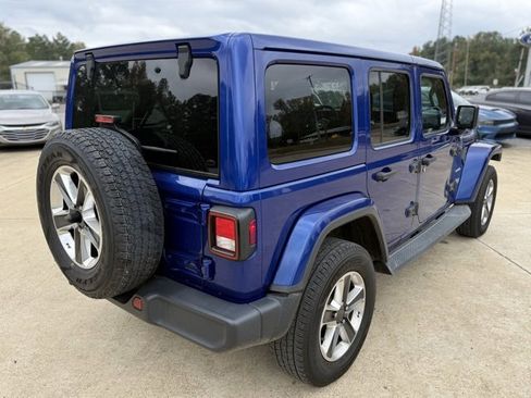 Used 2018 Jeep Wrangler Unlimited Sahara image 5