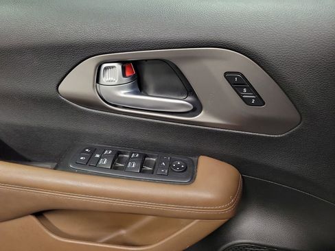 Used 2018 Chrysler Pacifica Limited w/ Tire & Wheel Group image 21