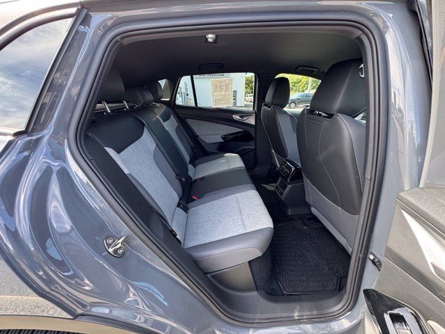 Certified 2025 Volkswagen ID.4 Pro AWD/4WD image 22