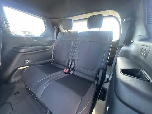 New 2025 Jeep Grand Cherokee L Laredo w/ Luxury Tech Group I image 24