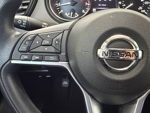 Used 2018 Nissan Rogue Sport SV FWD image 25