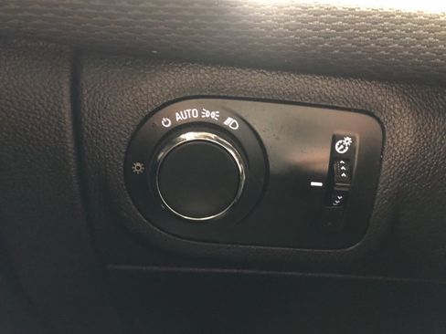 Used 2018 Chevrolet Cruze LS image 20