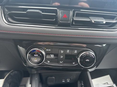 Used 2024 Chevrolet TrailBlazer RS w/ Convenience Package image 26