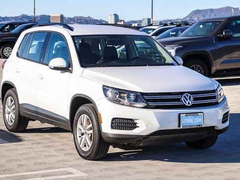 Used 2016 Volkswagen Tiguan S image 3