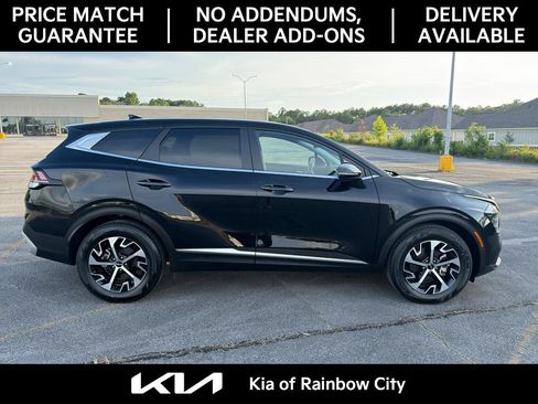 Used 2025 Kia Sportage EX FWD image 4