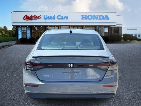 Used 2025 Honda Accord Sport image 4