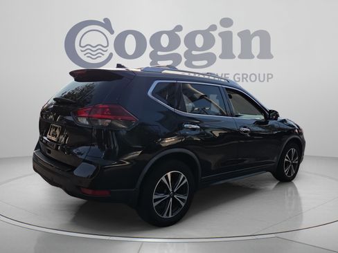 Used 2019 Nissan Rogue SV w/ Premium Package FWD image 5