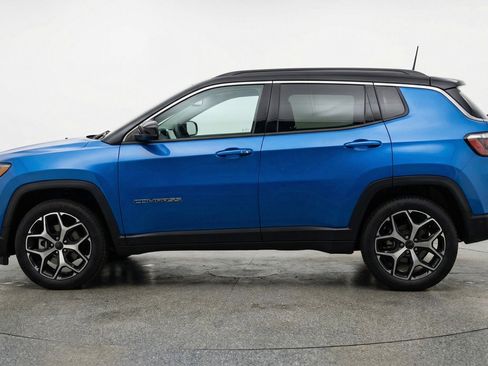 Used 2025 Jeep Compass Limited image 5