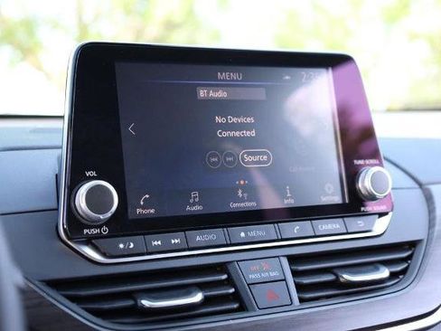 Certified 2025 Nissan Altima 2.5 SV image 11