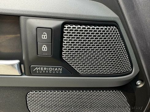 Used 2020 Land Rover Defender 110 X AWD/4WD image 13
