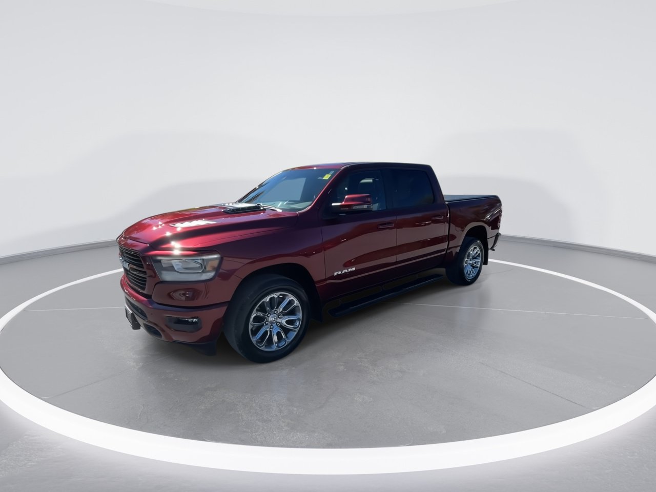 Used 2024 RAM 1500 Laramie AWD/4WD image 7