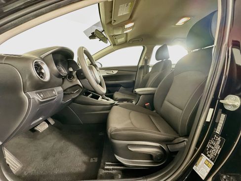 Used 2024 Kia Forte LXS FWD image 13