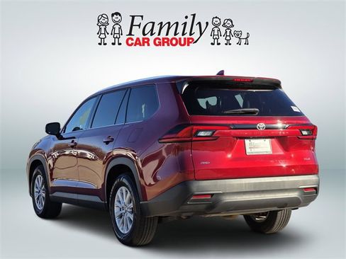 Used 2025 Toyota Grand Highlander XLE image 3