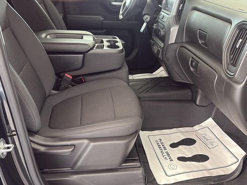 Used 2020 Chevrolet Silverado 1500 Custom w/ Custom 2.7L Value Package AWD/4WD image 12